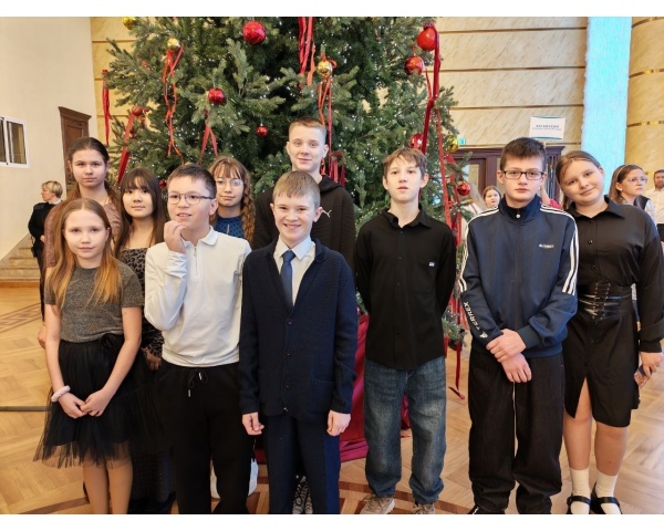 Казаринова Анастасия, ученица 5 класса, посетила Губернаторскую Ёлку 