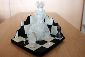 Шахматная королева  Хренова Эвелина 4 класс Изолон Увеличить