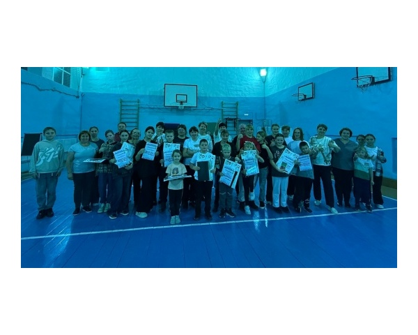 Сегодня в нашей школе было шумно и весело! Прошло яркое спортивное мероприятие для детей и их мам.