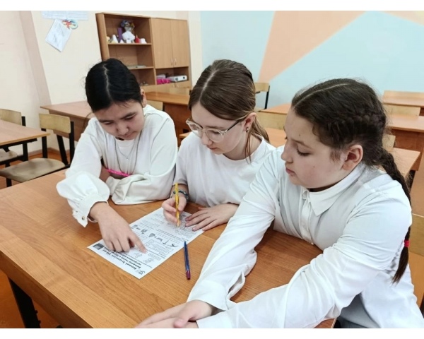 Очередное занятие цикла «Разговоры о важном» посвящено уникальному миру театра и приурочено к двум знаменательным датам: 250-летию Большого театра и 150-летию Союза театральных деятелей РФ