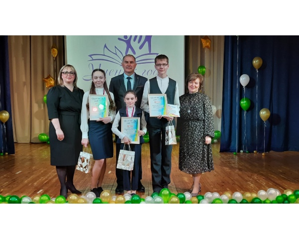 Поздравляем Екатерину Казаринову, ученицу 6 класса Земляновской школы, с 1 местом в Муниципальном конкурсе 