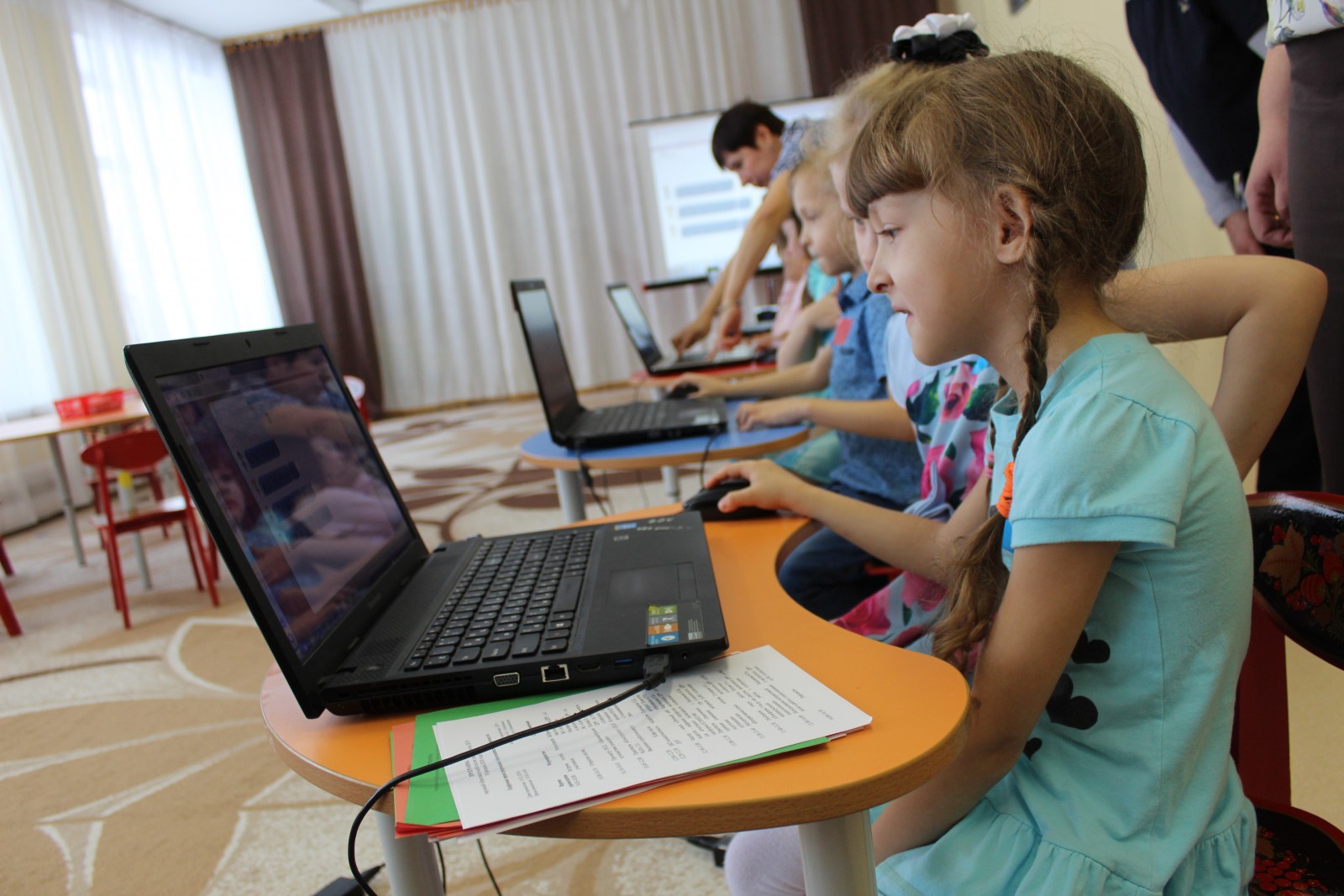 Интерактивное тюмень. Цифровое образование детей. Ребенок и цифровая образовательная среда. Цифровая трансформация в детсадах.